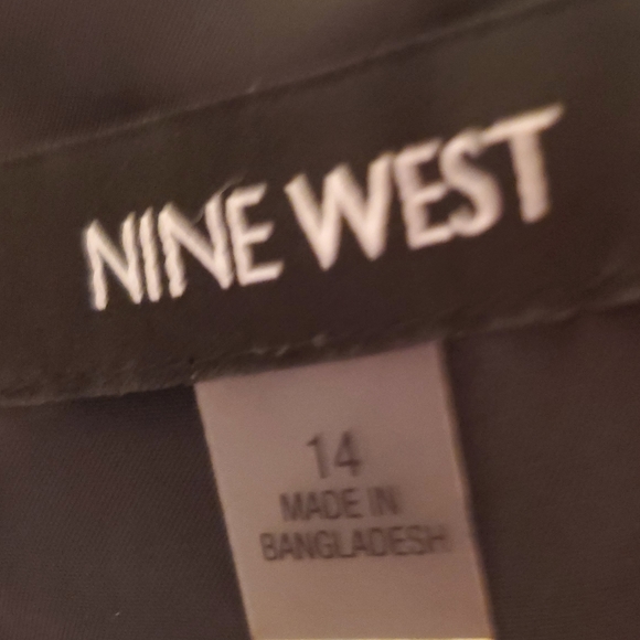 Nine West Fit and Flare Cocktail Dress (Semi-formal), Black & Gold, Size 14 - Picture 10 of 11